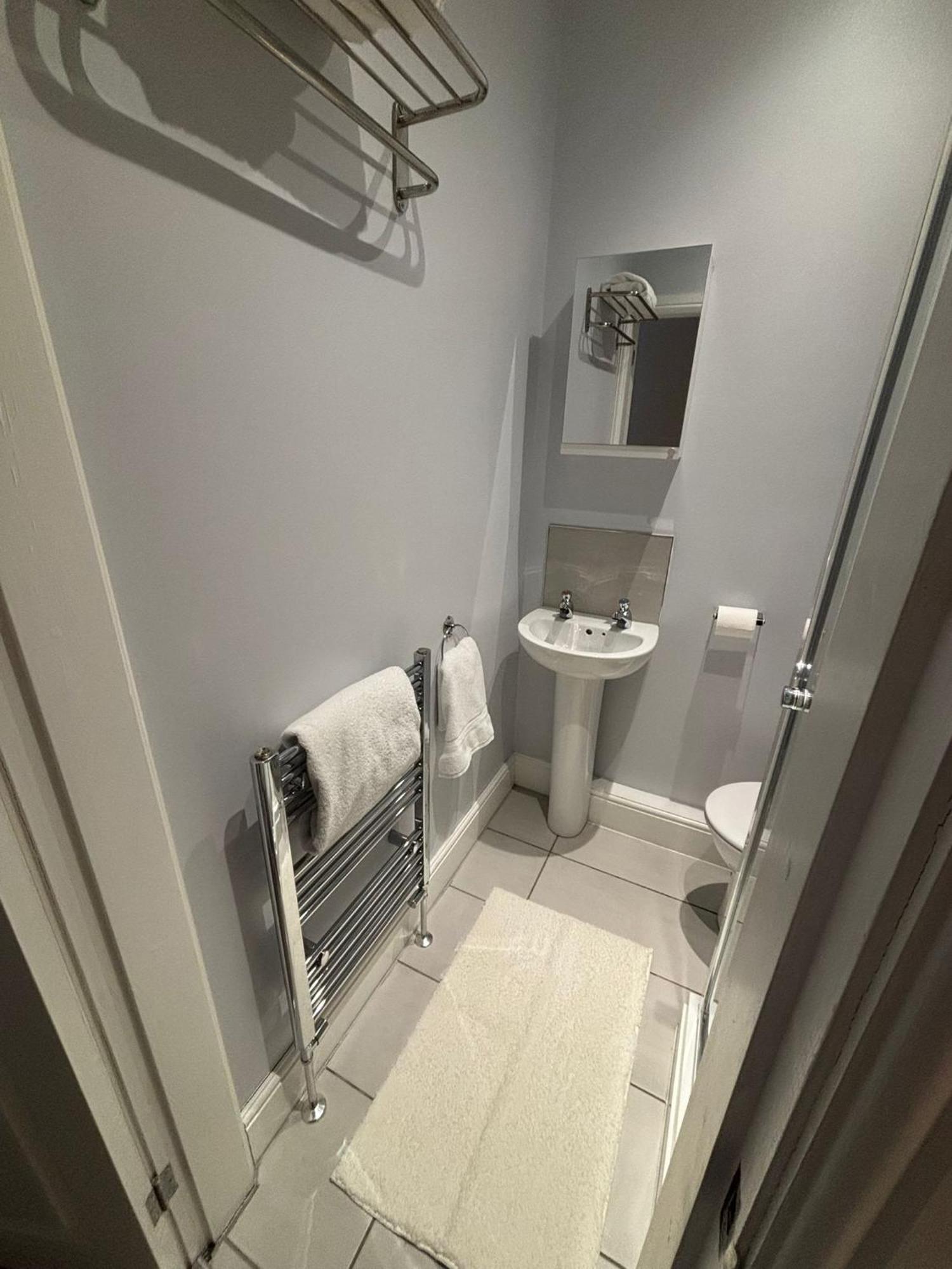 Private & Modern En-Suite Rooms Town Centre Self Check-In Barnsley Luaran gambar