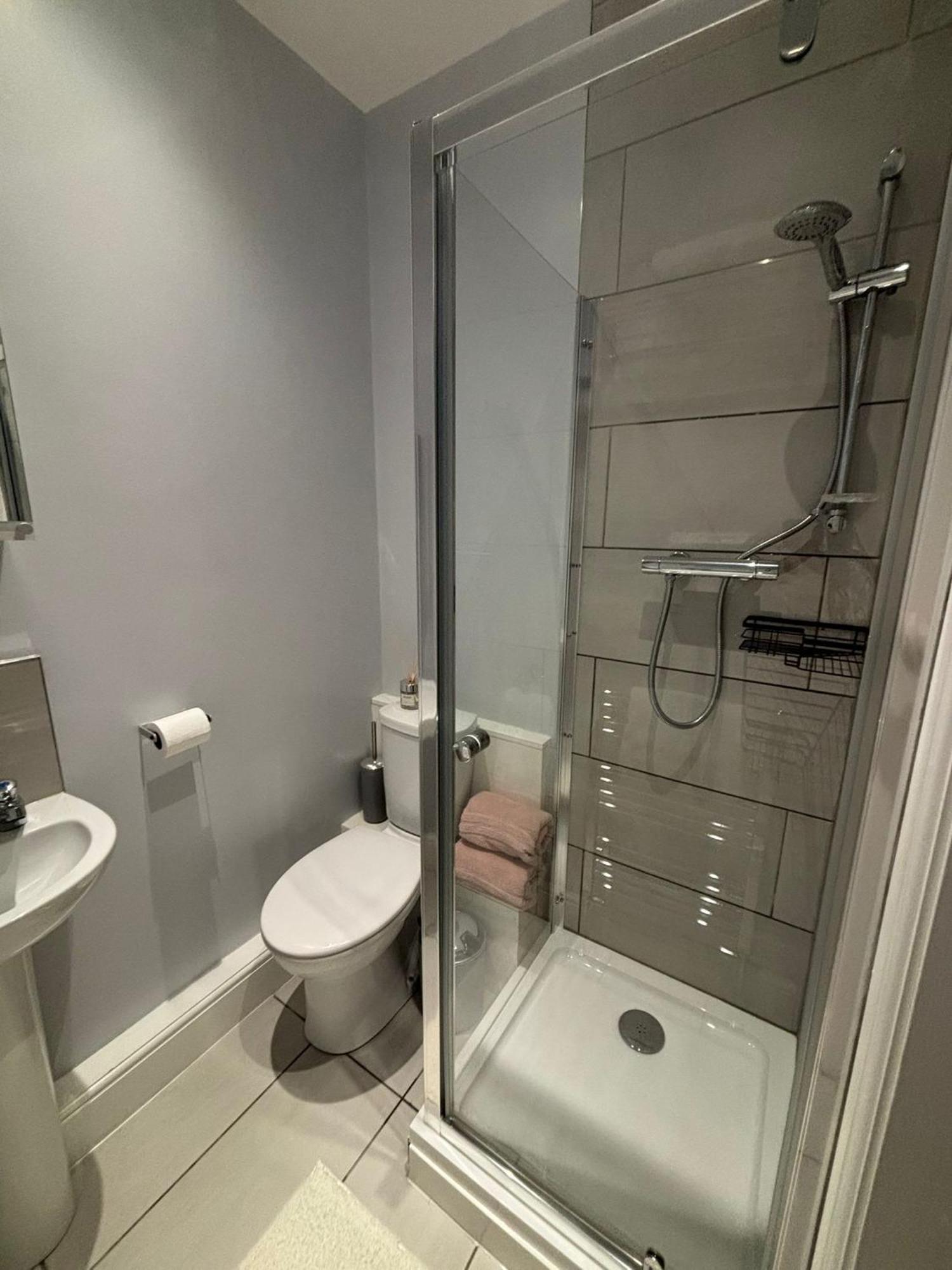 Private & Modern En-Suite Rooms Town Centre Self Check-In Barnsley Luaran gambar